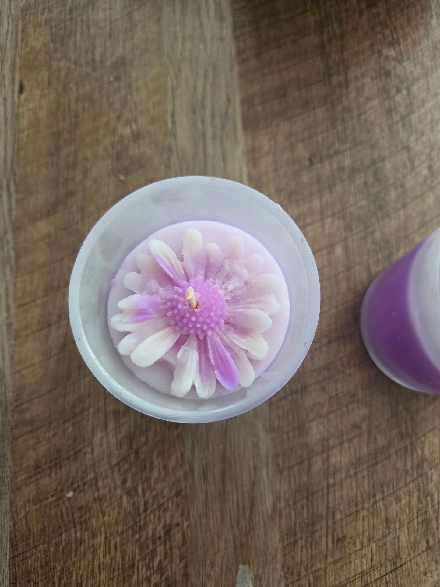 Palmer violets - candle
